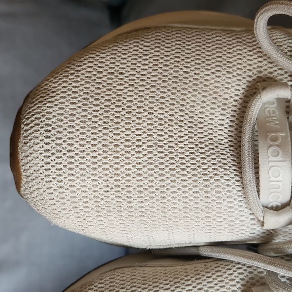 New Balance white womans tennis shoe size 7 - Picture 8 of 15